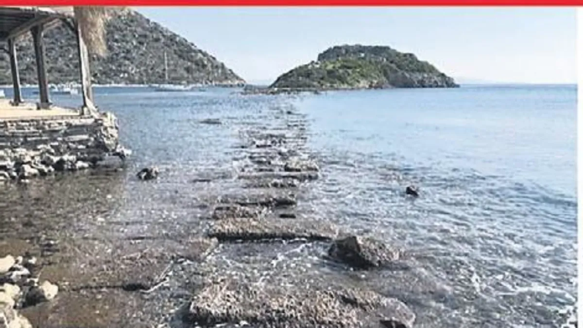 Santorini adasındaki depremlerin ardından tsunami korkusu