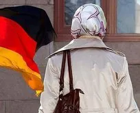 Berlin’de başörtülü kadına ırkçı saldırı!