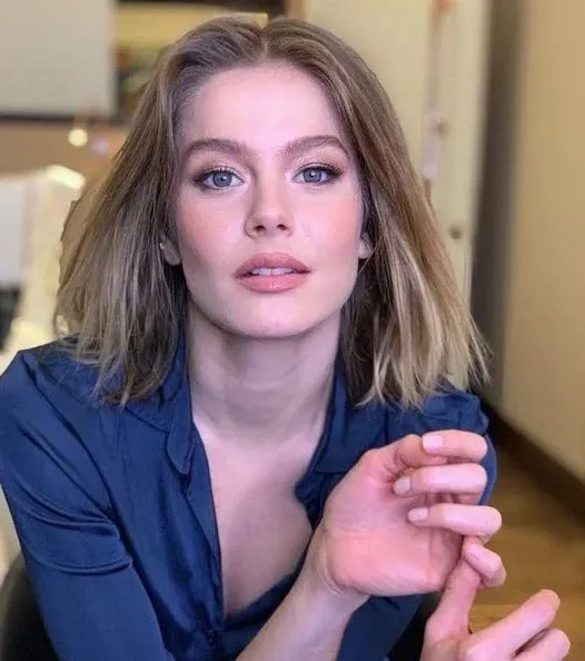 Camdaki Kız'ın Nalan'ı Burcu Biricik 'normalde istemem ama bu sene istiyorum' dedi paylaştı! Instagram'da cümle aleme duyurdu-7