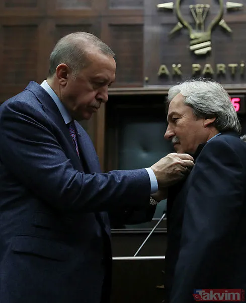 Başkan Erdoğan AK Parti'ye katılan 5 belediye başkanına rozetlerini taktı!