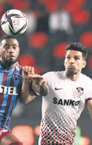 Sezon sonunda Trabzonspor ile sözleşmesi sona erecek Denswil resmi teklif bekliyor