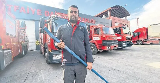 İtfaiye eri Mehmet Akyol enkaz altından 50 kişiyi kurtardı