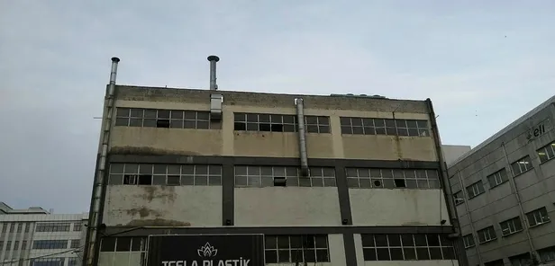 Son dakika: Esenyurt’ta plastik üretimi yapan fabrikada yangın-2