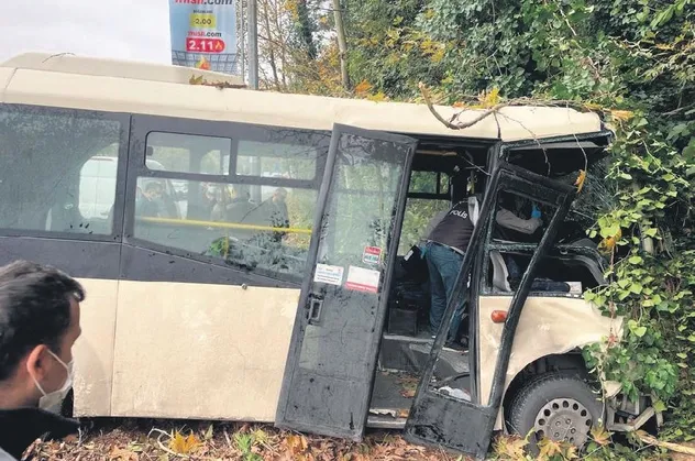 Tam gaz facia! Sarıyer'de korkunç kaza: 1 ölü, 8 yaralı