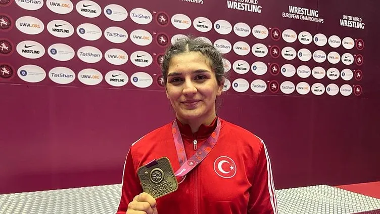 ▶️ Avrupa şampiyonu Milli güreşçi Nesrin Baş'tan ilk açıklama! "Hedefim her zaman İstiklal Marşımızı okutmak"
