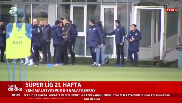 Fenerbahçe'de Mesut Özil ilk antrenmanına çıktı!