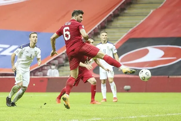 a-milli-takim-aslantepede-sirbistana-dis-geciremedi-1602708398274.jpeg A Milli Takım Aslantepe'de Sırbistan'a diş geçiremedi!-2