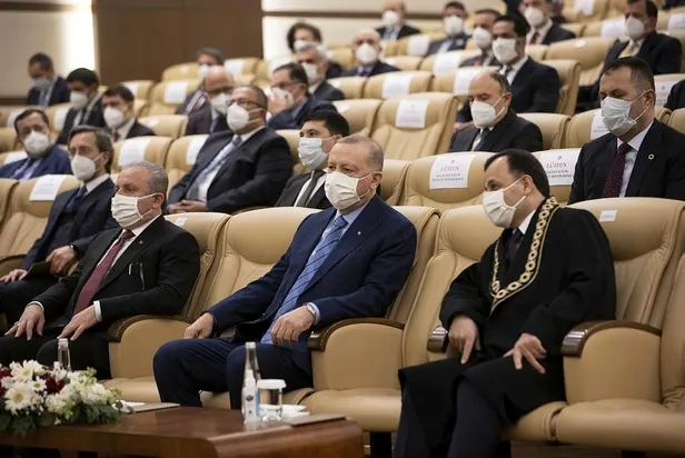 Son dakika: Başkan Erdoğan AYM'nin yeni üyesi İrfan Fidan’ın yemin törenine katıldı-4