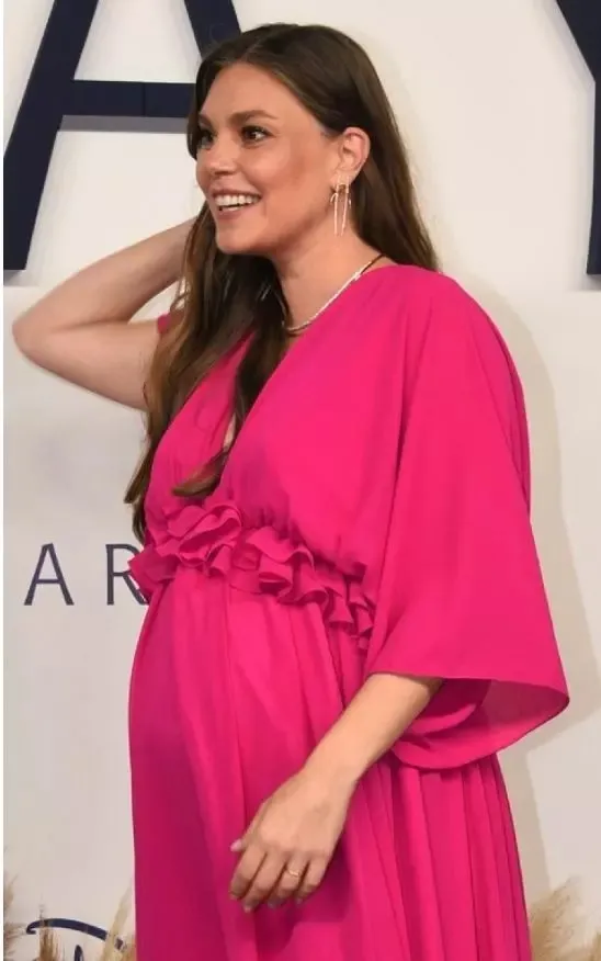 asli-enveri-54-kiloya-dusuren-diyet-yagi-7-gunde-buharlastiriyor-hande-ercel-adriana-lima-monica-bellucci-dene-1710449774375.jpeg Yağı 7 günde buharlaştırıyor! Aslı Enver'i 54 kiloya düşüren diyet! Hande Erçel, Adriana Lima, Monica Bellucci, denemeyen ünlü kalmadı...-7