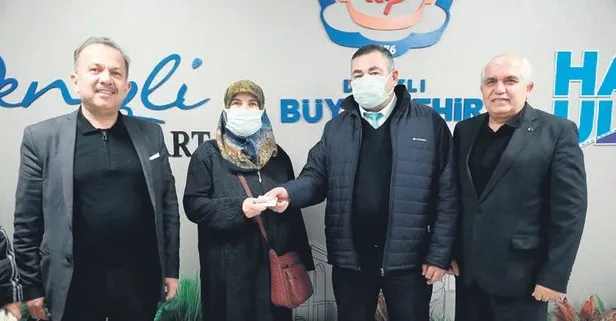 Otobüste temizlik yapan şoför aracında bulduğu poşeti çöp sandı içinden para çıktı