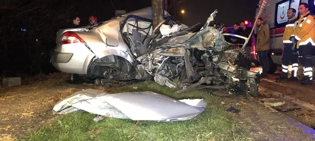 Bursa’da feci kaza! Otomobil üçe bölündü