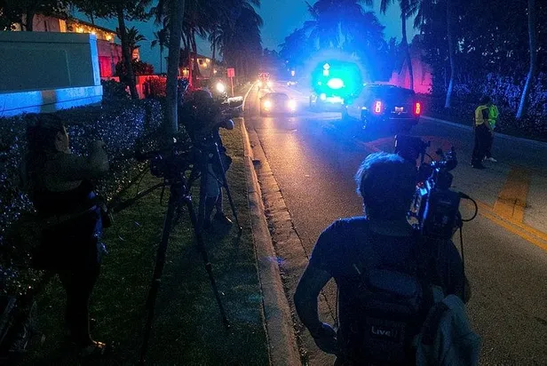 son-dakika-fbi-eski-abd-baskani-donald-trumpin-floridada-bulunan-mar-a-lago-malikanesinede-arama-yapti-1660010694540.jpeg FBI eski ABD Başkanı Donald Trump'ın Florida’da bulunan Mar-A-Lago malikanesine baskın yaptı-4