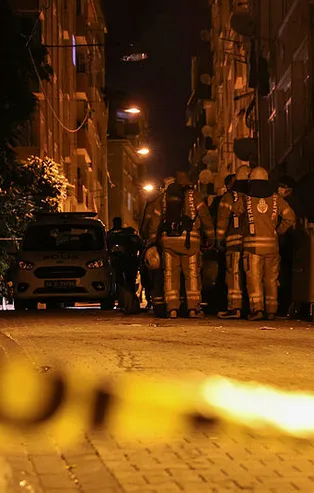 Evini ilaçlattı komşularını zehirledi! Bağcılar'da hareketli gece