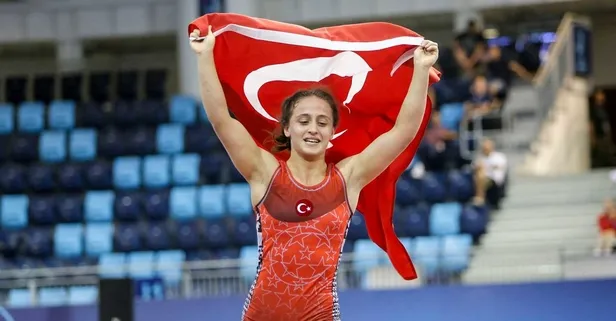 Selvi İlyasoğlu'ndan 62 kiloda bronz madalya