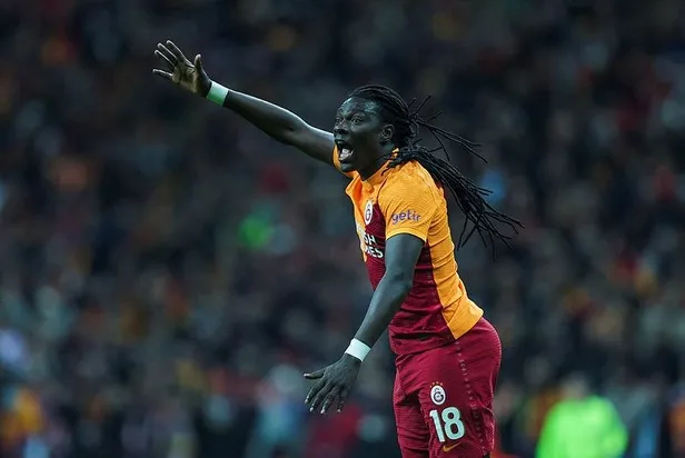 ozel-haber-galatasarayli-gomis-fenerbahce-derbisinde-bir-ilkin-pesinde-yildiz-oyuncu-gaza-basti-1649170795955.jpeg