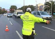Koronavirüs vakalarının artış gösterdiği İstanbulda toplu taşıma araçlarına koronavirüs denetimi
