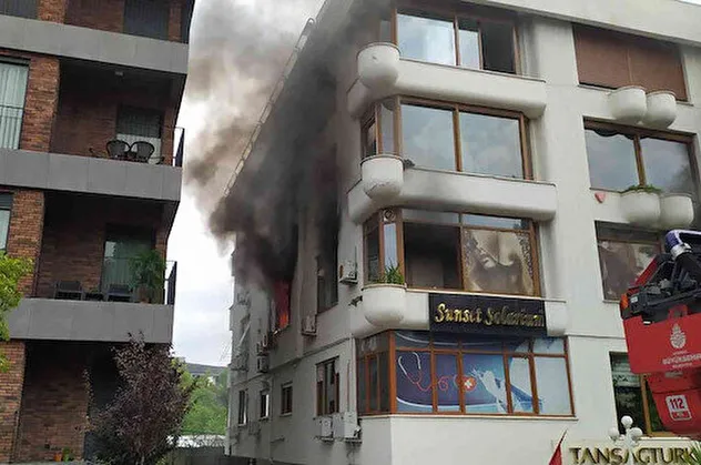 Bakırköy'de bir güzellik merkezinde yangın