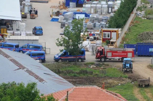 son-dakika-iyi-partili-lutfu-turkkanin-kocaeli-dilovasindaki-kacak-ciftligi-yikim-oncesi-tahliye-ediliyor-1624274938513.jpg SON DAKİKA: İYİ Partili Lütfü Türkkan'ın Kocaeli Dilovası'ndaki kaçak çiftliği yıkım öncesi tahliye ediliyor-11