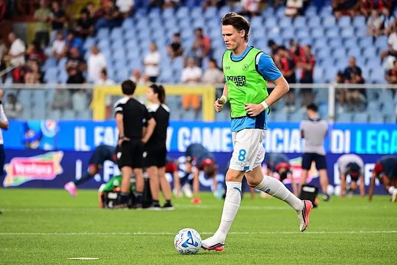 fenerbahceden-transferde-3lu-taarruz-1788159264451.jpeg Fenerbahçe'den transferde 3'lü taarruz! Can Uzun, McTominay ve Fofana gündemi-6