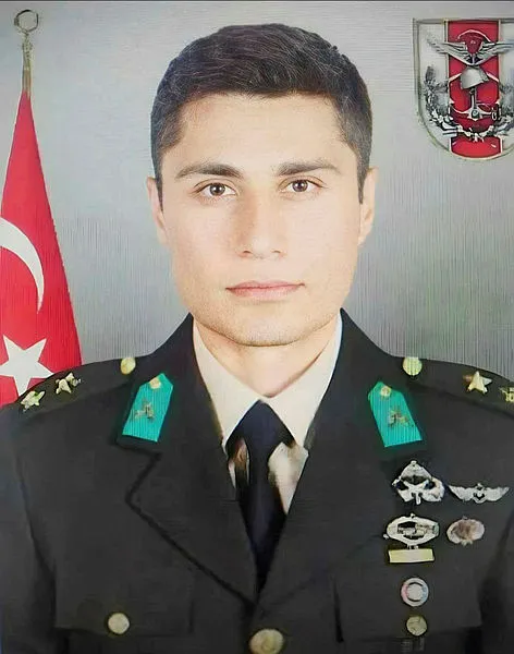 10 PKK'lı teröristi cehenneme gönderen Piyade Üsteğmen Abdullah Köse son yolculuğuna uğurlandı! Başkan Erdoğan'dan taziye mesajı-3