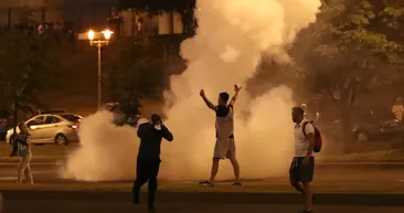 Seçimleri Lukaşenko kazandı! Belarus karıştı! Sokaklar savaş alanı