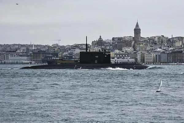 rus-denizaltisi-rostov-na-donu-istanbul-bogazindan-gecti-1644748001279.jpg Rus denizaltısı Rostov Na Donu, İstanbul Boğazı'ndan geçerek Karadeniz'e doğru yol aldı-1