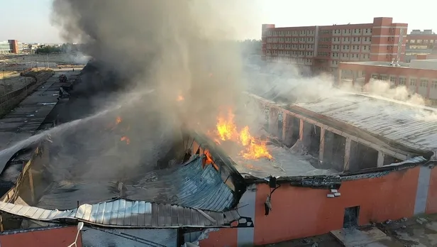harran-universitesinde-lojistik-deposunda-korkutan-yangin-1610294321730.jpeg Harran Üniversitesi'nde lojistik deposunda korkutan yangın!-2