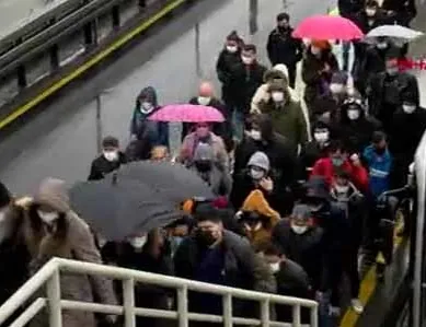 Toplu taşıma araçlarında yoğunluk