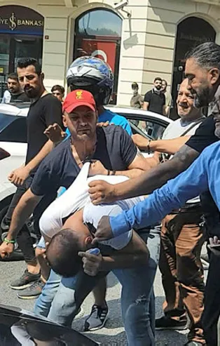 Arkadaşının eşini otele davet etti meydan dayağı yedi