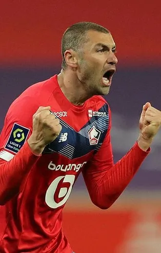 Burak Yılmaz 160 milyon Euro’luk Mbappe’yi solladı!