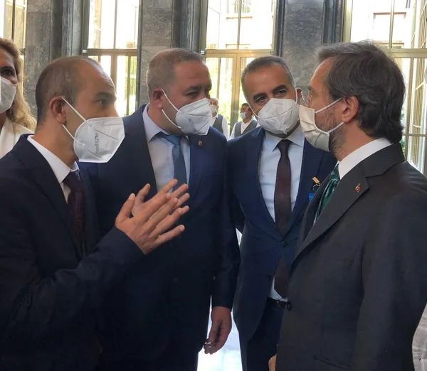internet-gazeteciligi-kanunu-tbmmnin-gundemine-geliyor-1634032626845.jpg İnternet Gazeteciliği Kanunu TBMM'nin gündemine geliyor-2