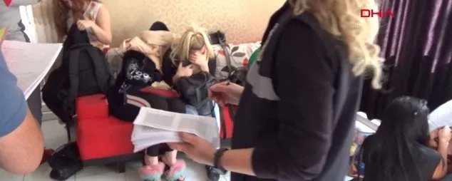 ankara da 5 katli binayi geneleve cevirip 30 kadina zorla fuhus yaptirdigi one surulen ceteye operasyon video videosunu izle takvim tv ankara da 5 katli binayi geneleve cevirip 30 kadina zorla fuhus yaptirdigi one surulen ceteye operasyon video videosunu izle takvim tv