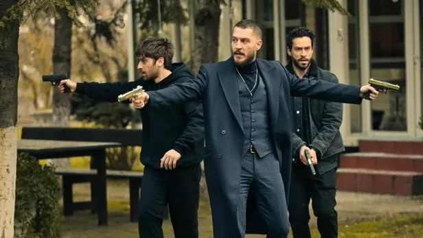 uc-kurus-dizisinin-basrolunden-bomba-proje-tozu-dumana-katacak-nesrin-cavadzade-ile-ask-yasadigi-iddia-edilmis-1659016929525.jpg Üç Kuruş dizisinin başrolünden bomba proje! Tozu dumana katacak! Nesrin Cavadzade ile aşk yaşadığı iddia edilmişti! Partneri...-2