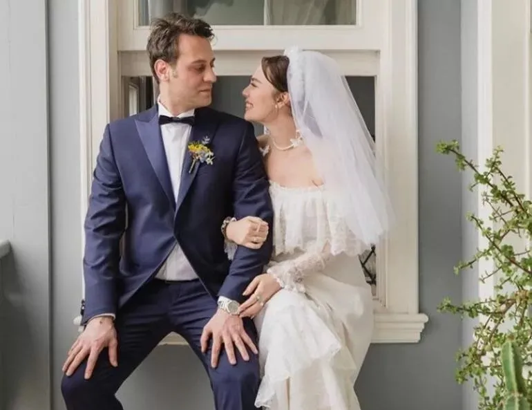 Demet Evgar dünyaevine girdi gelinliği dikkat çekti