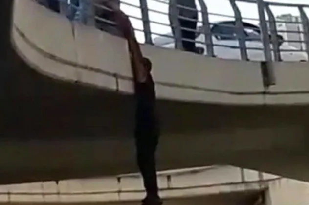 İzmir'de şoke eden görüntü! Gören oraya koştu...