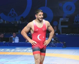 Taha Akgül Dünya Güreş Şampiyonasında ikinci oldu!