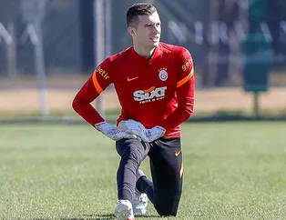 Son dakika Galatasaray haberleri... Cimbom'da orta saha sorunsalı! Taylan Antalyalı, Cicaldau ve Berkan Kutlu yeni kaleci Inaki Pena kadar isabetli pas atamadı