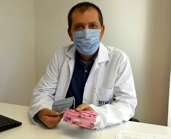 yuz-yuze-egitimde-kucuk-siniflardaki-cocuklari-bekleyen-tehlike-maske-degistirme-1603088406003.jpg Yüz yüze eğitimde küçük sınıflardaki çocukları bekleyen tehlike: Maske değiştirme-2