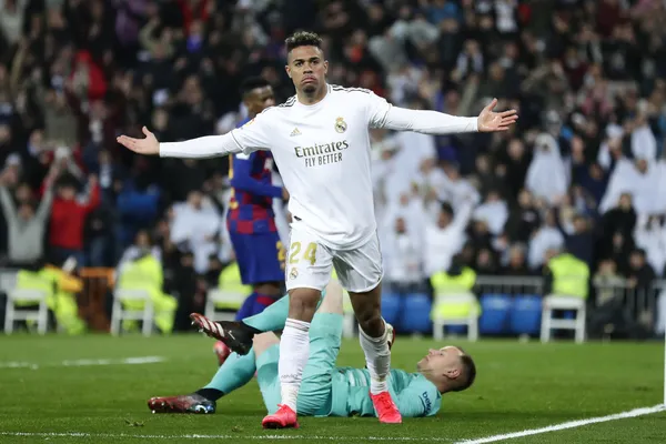 ozel-haber-diaz-fenerlileri-endiselendiriyor-3-yilda-sadece-11-mac-1656495277434.jpg Özel Haber | Diaz Fenerliler'i endişelendiriyor! 3 yılda sadece 11 maç...-4