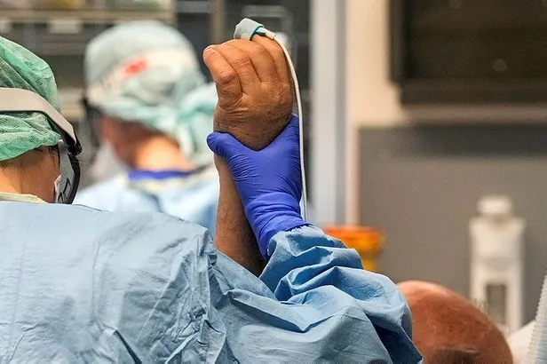 Bilim Kurulu Üyesi Prof.Dr. Ateş Kara'dan "Hatırlatma dozu" uyarısı: Omicron varyantına karşı koruyor-3