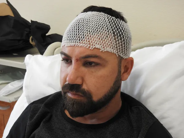 avustralyadan-gaziantepe-geldi-15-kisiden-dayak-yedi-beyin-kanamasi-geciren-genc-illa-ki-olmem-mi-gerekiyor-1640958896248.jpg Avustralya'dan Gaziantep'e geldi 15 kişiden dayak yedi! Beyin kanaması geçiren genç: İlla ki ölmem mi gerekiyor?-2