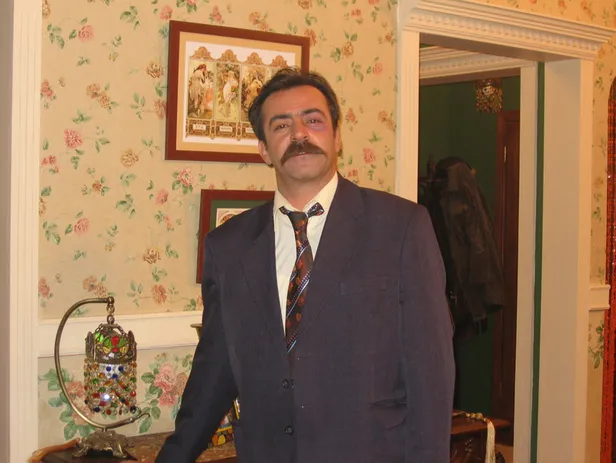 edho-efraim-kimdir-kim-oynuyor-eskiya-dunyaya-hukumdar-olmaz-levent-ulgen-kimdir-kac-yasinda-nereli-1635252835253.jpg EDHO Efraim kimdir, kim oynuyor? Eşkıya Dünyaya Hükümdar Olmaz Levent Ülgen kimdir, kaç yaşında, nereli?-5