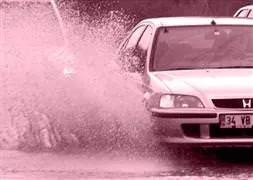 Yayaları ıslatanlara ceza geliyor!