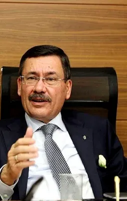 Melih Gökçek'ten Nazlıaka yorumu!