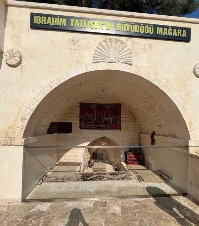 ibrahim-tatlisesin-buyudugu-magara-bos-kaldi-1787221177566.jpg 2 yıl önce müze yapılmıştı: İbrahim Tatlıses'in büyüdüğü mağara boş kaldı-3