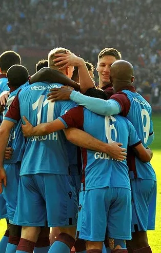 Trabzonspor lider Sivas’ı da yendi Süper Lig’de 298 hafta sonra zirveye yerleşti