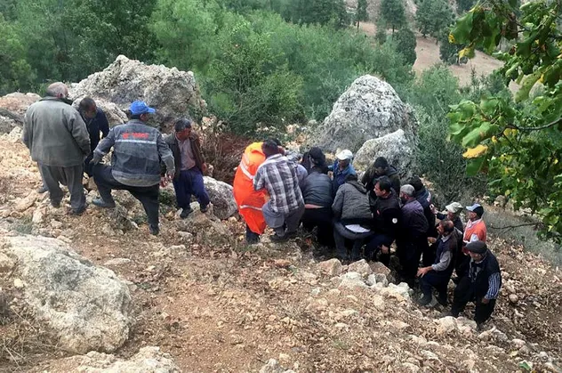 Mersin'de çalılıkta erkek cesedi bulundu