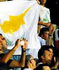 3 hilalli bayrak açtık