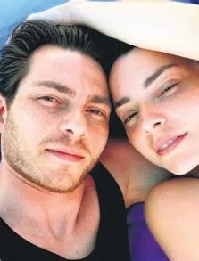 Aşktan yana yüzü gülmeyen Merve Boluğur YouTube kanalında ‘ilişki tavsiyesi’ verdi! "İşimiz Merve’ye kaldıysa yandık!"-3