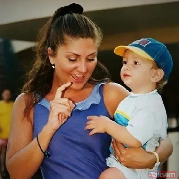 Ünlü şarkıcının bu evliliğinden de Emir adını verdiği bir oğlu oldu. Üç çocuk annesi Sibel Can'ın küçük oğlu Emir, ablası Melisa'nın paylaşımıyla gündeme...